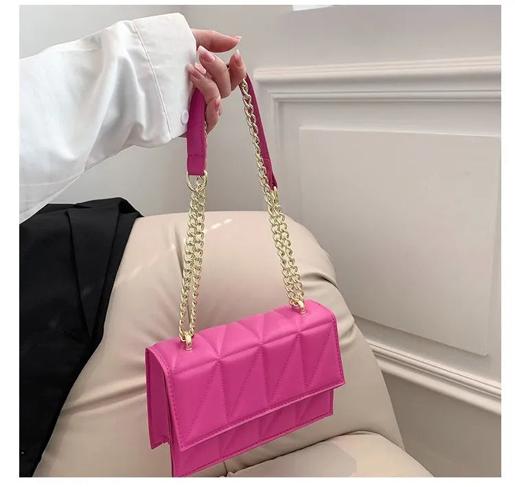 Small square crossbody shoulder bag in PU leather with chain and shoulder strap, available in five colours, 22cm width