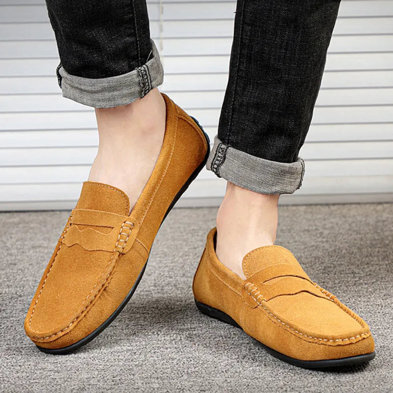 Men's solid colour cowhide suede loafers with round toe and rubber sole