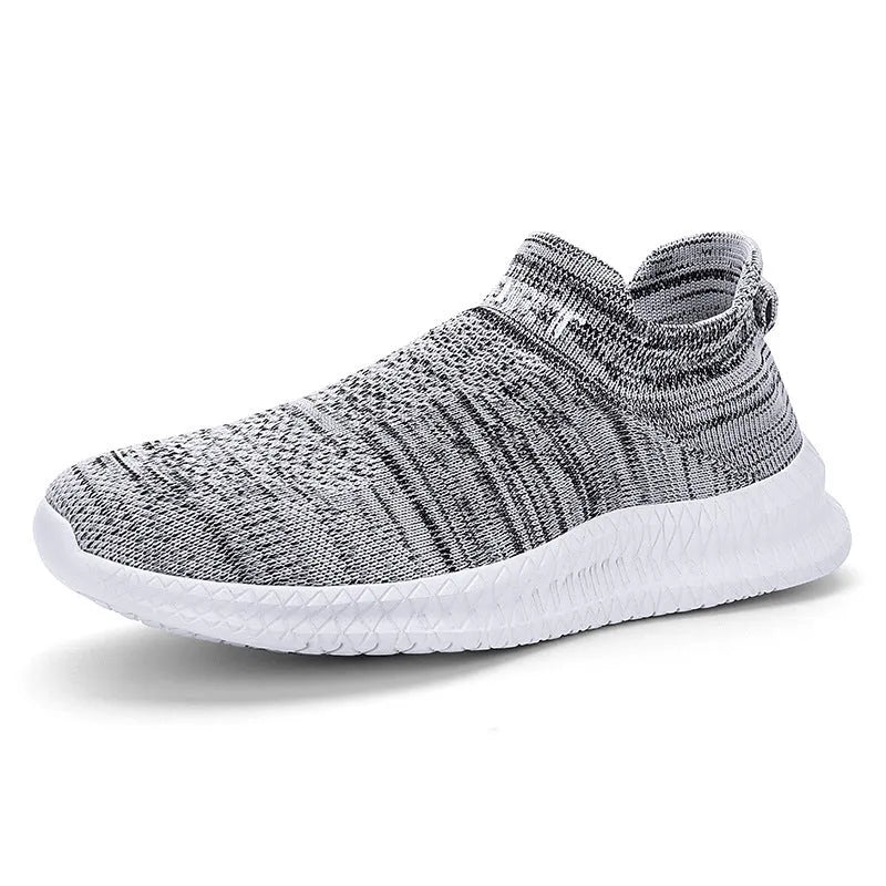 Men's low-top Flyknit training shoe in blue colour with flat rubber sole.