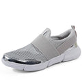 Low-top casual sneakers for women in blue, with breathable mesh inside and lightweight construction.