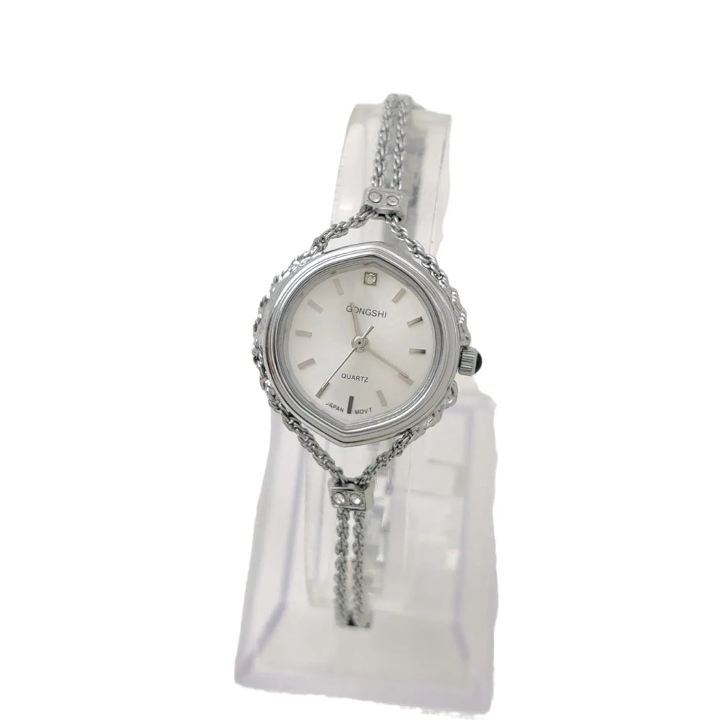 Women's quartz watch with 25mm dial, mineral glass mirror and chain strap in gold or silver finish