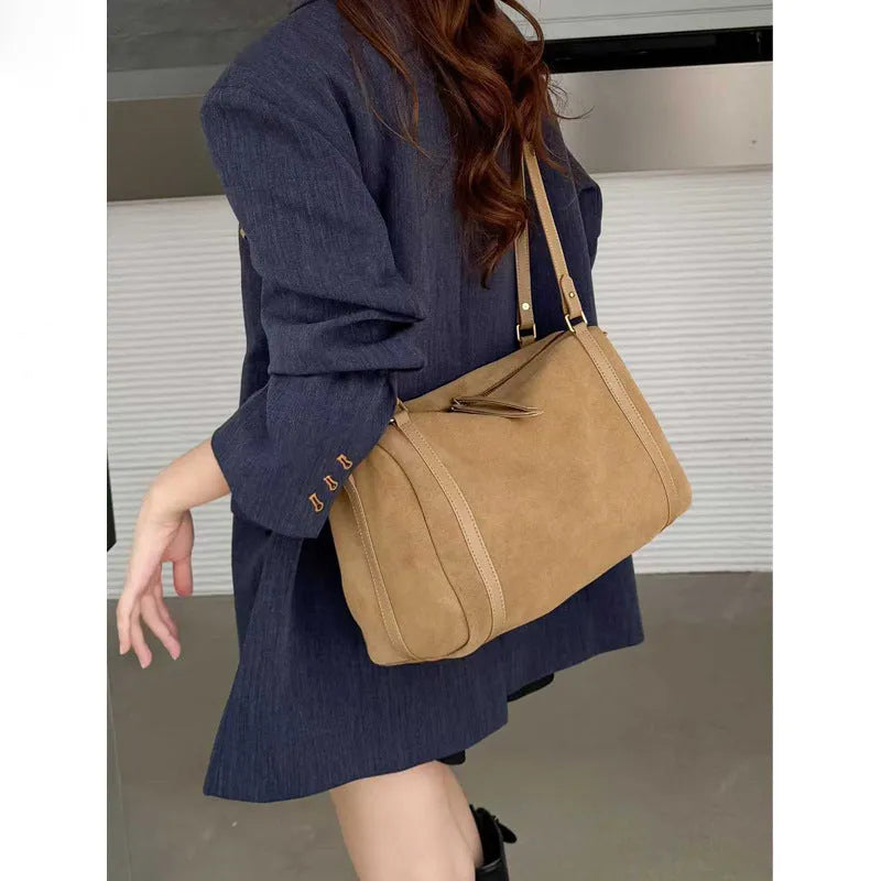Vintage matte cowhide Boston bag, genuine leather, horizontal square shape, khaki colour, 34x16x21cm