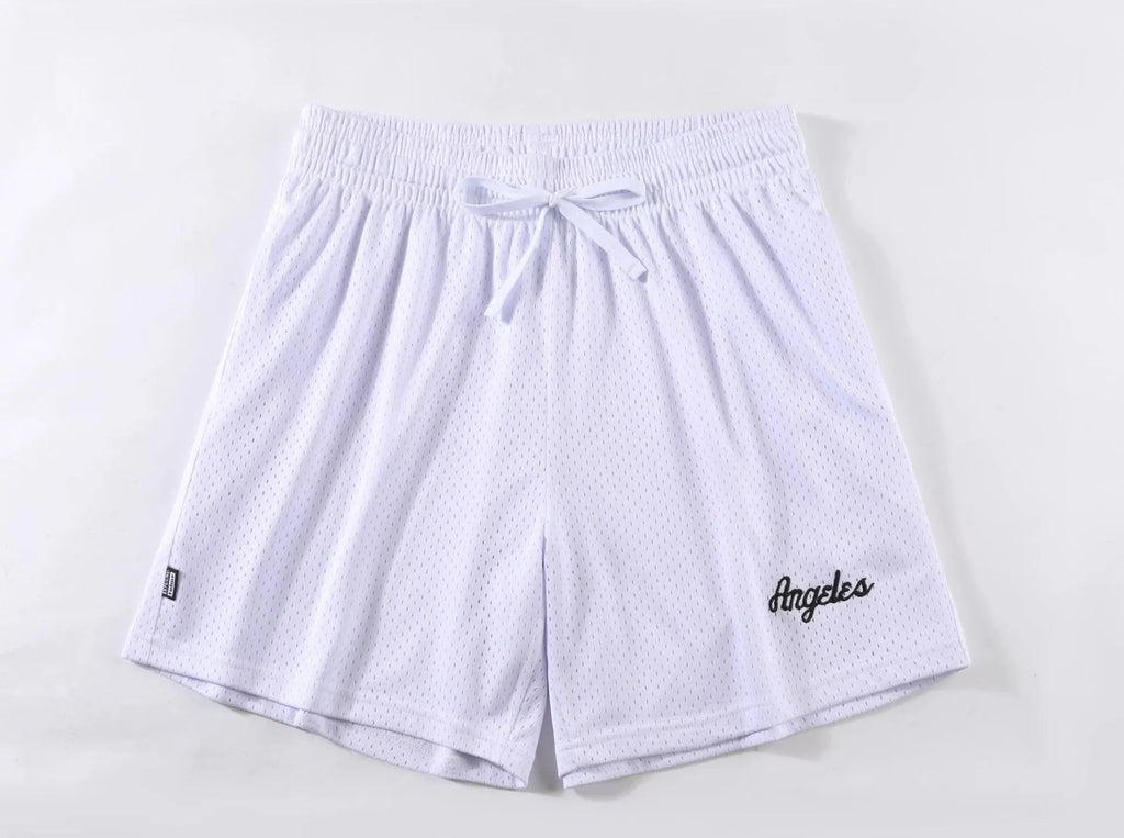 Men's double-layer mesh sports shorts in various colours on a size chart background.