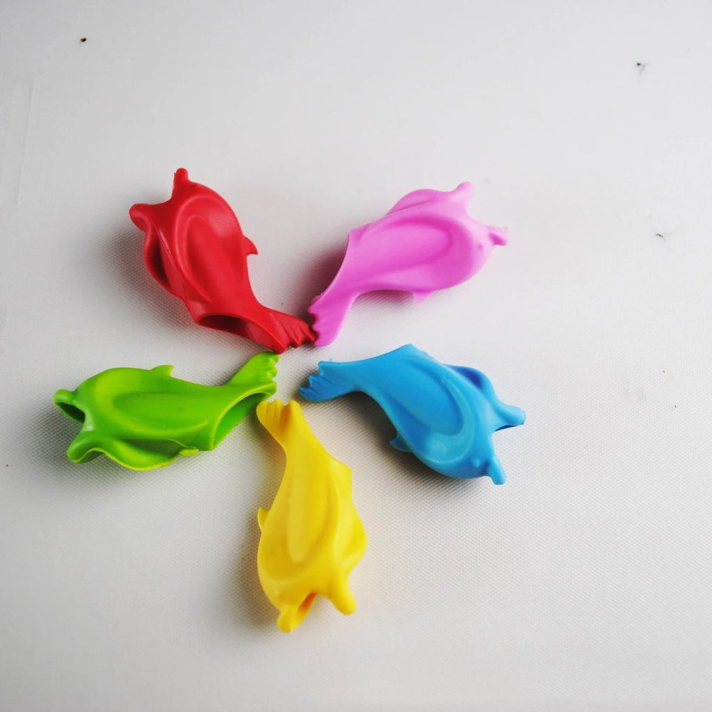 Plastic automatic fading ink pen set with 0.5mm tip and eight blue refills on a white background.