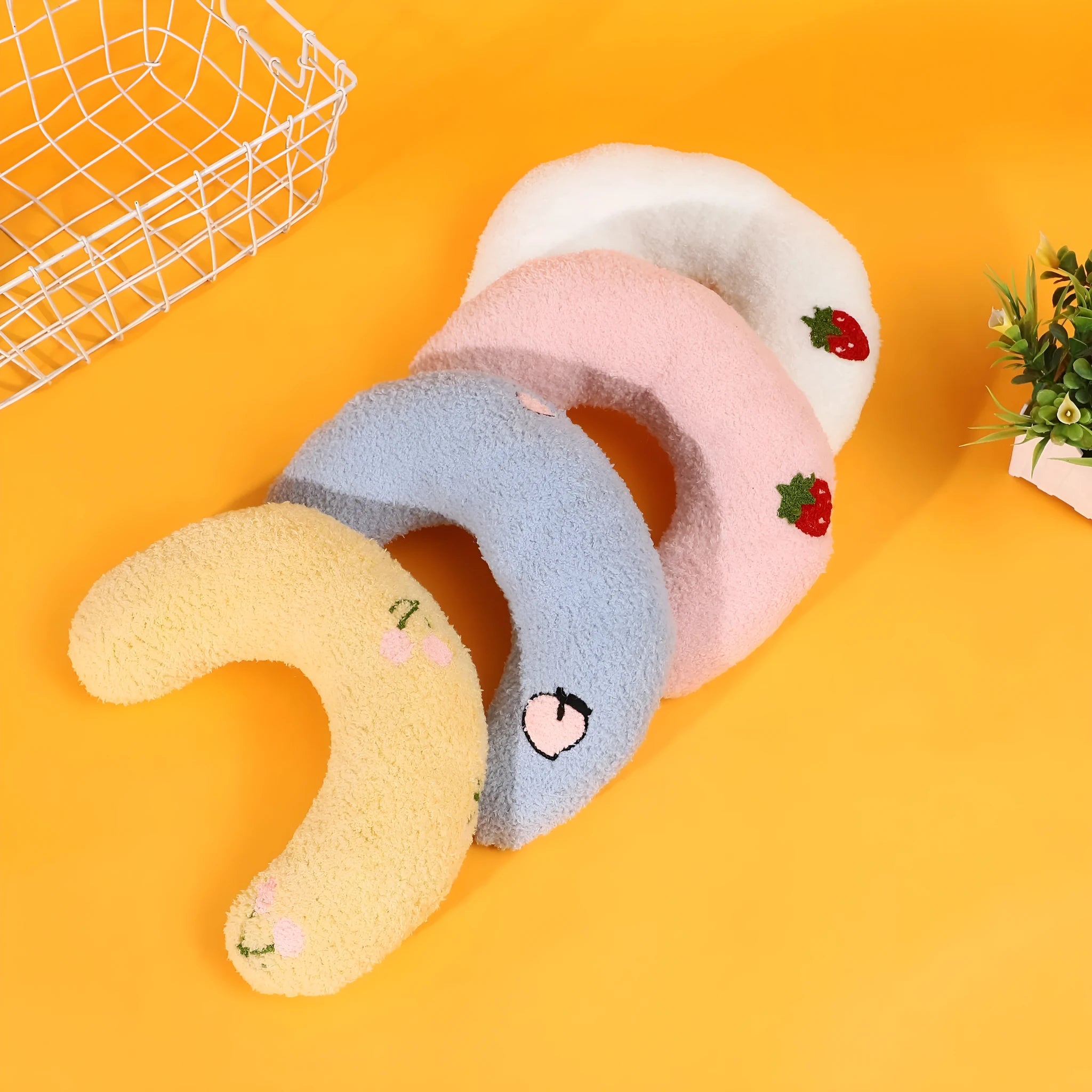 U-shaped half moon pet pillow for cats and dogs in blue, pink, white or yellow colours