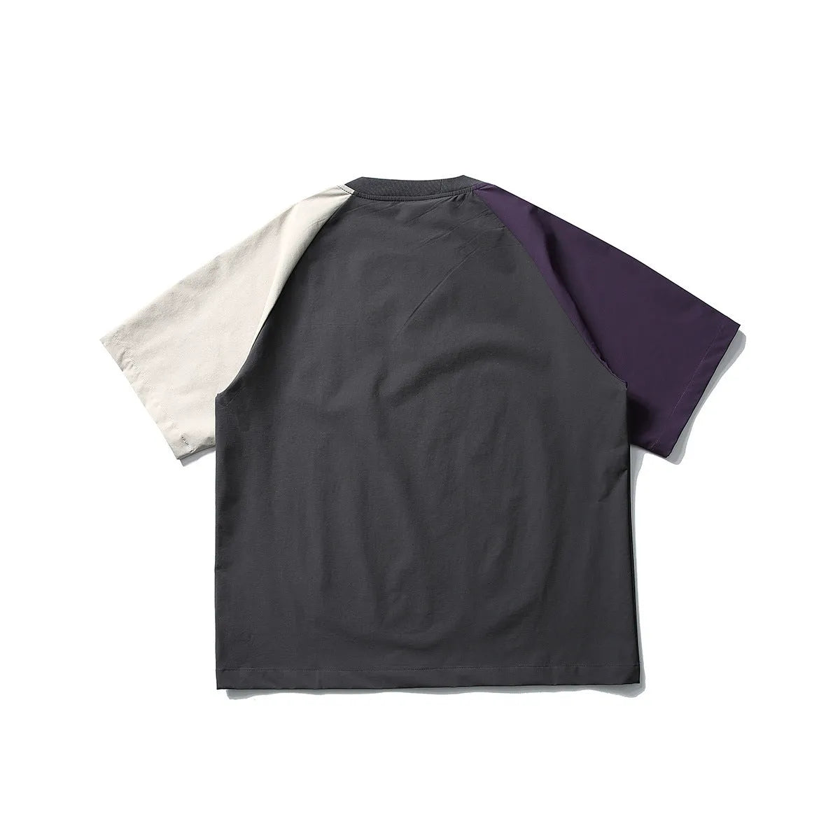 Dark grey men's T-shirt with raglan sleeves and contrast colour design