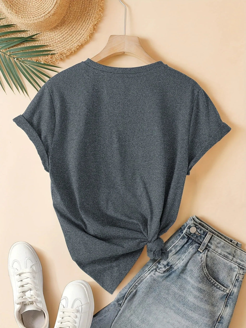Women's cotton t-shirt with three-heart art retro print in short sleeve round neck design