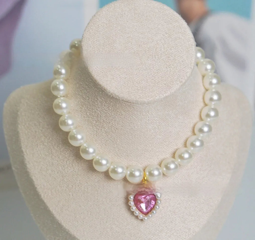 Decorative plastic alloy resin cat collar with pearl necklace design and love gem charm in selected colour