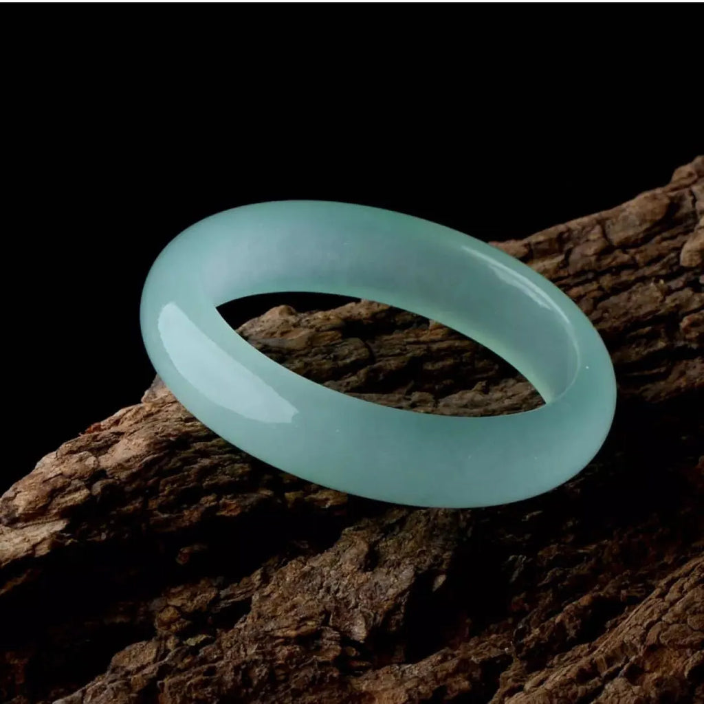 Quartz rock jade bracelet for women in cyan light green with modern simplicity design