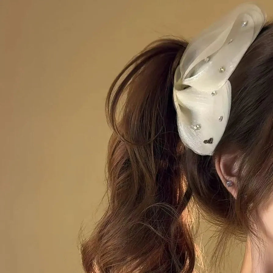 Tulle butterfly hair clip in French retro mesh design, available in five solid colours for women.