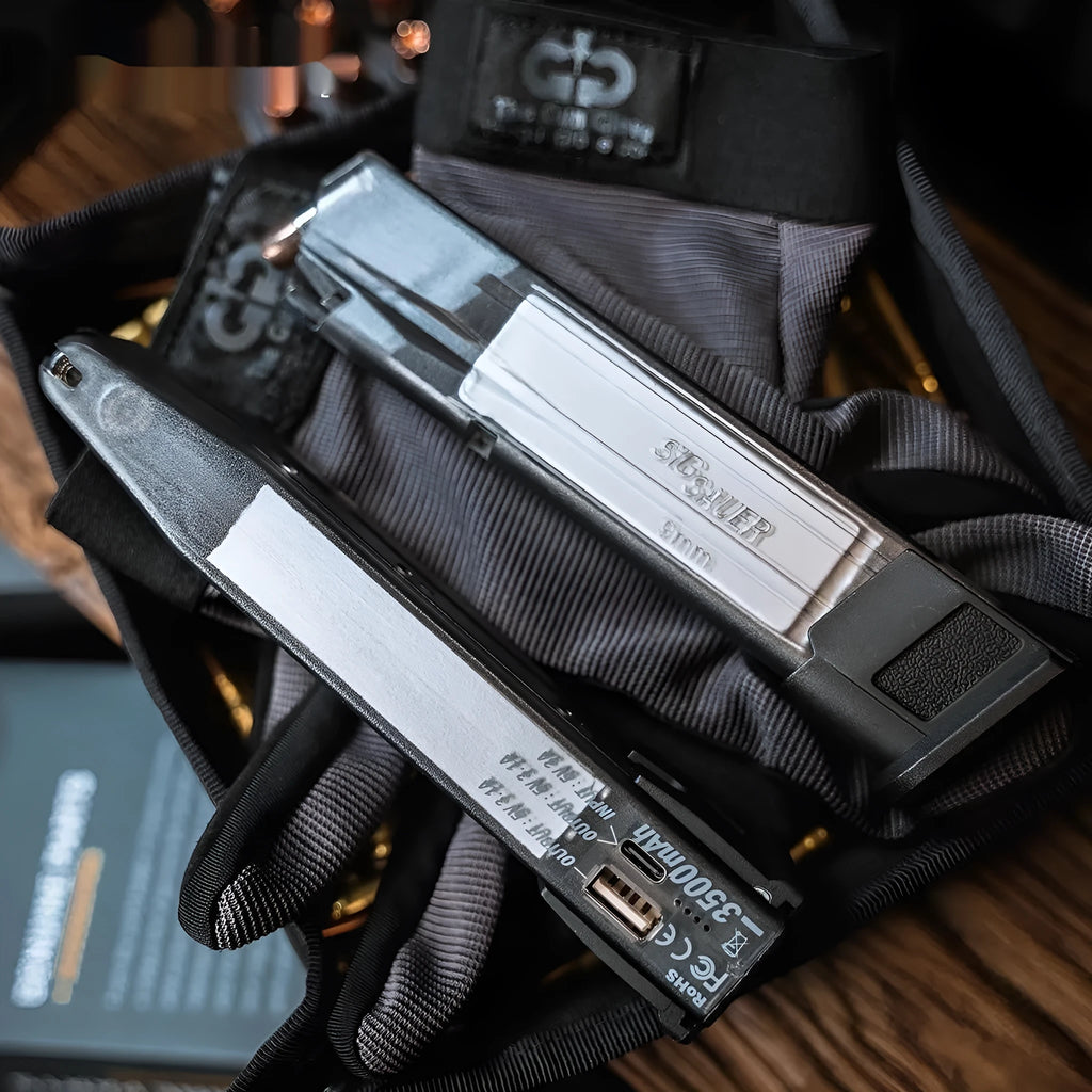 Tactical power bank 3500mAh 18.5W PD3.0 with wind clip and decorative bullets, 160x50x5mm plastic shell
