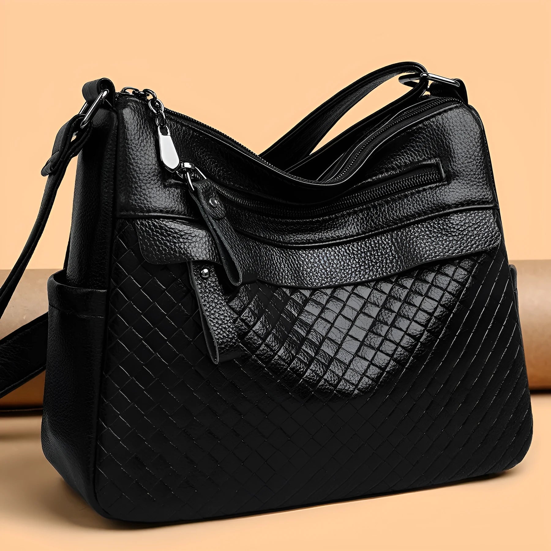 Women's soft PU crossbody bag in urban minimalism style with diamond pattern stitching, 28x22x11cm