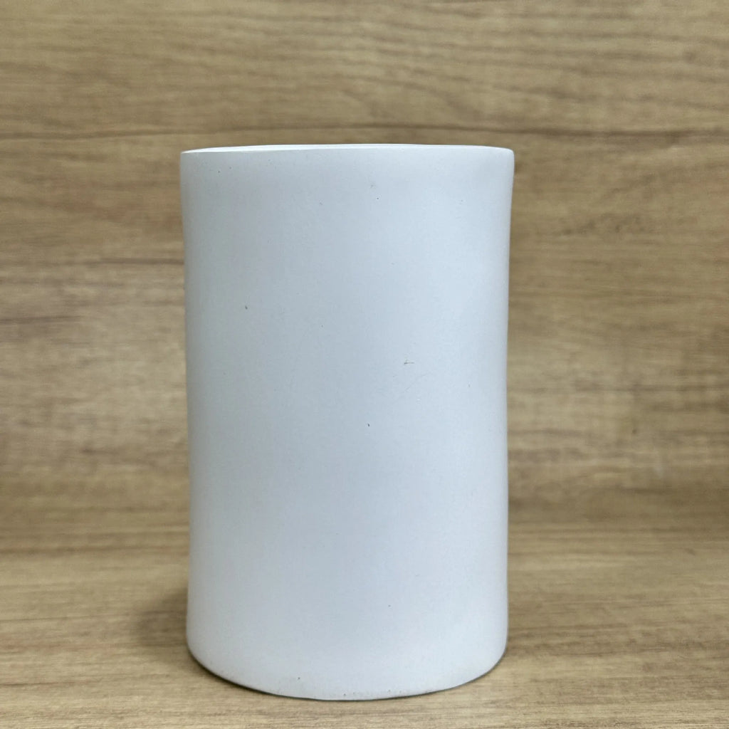 American style resin tissue box holder with humorous pattern, dimensions 8.5cm by 14.6cm