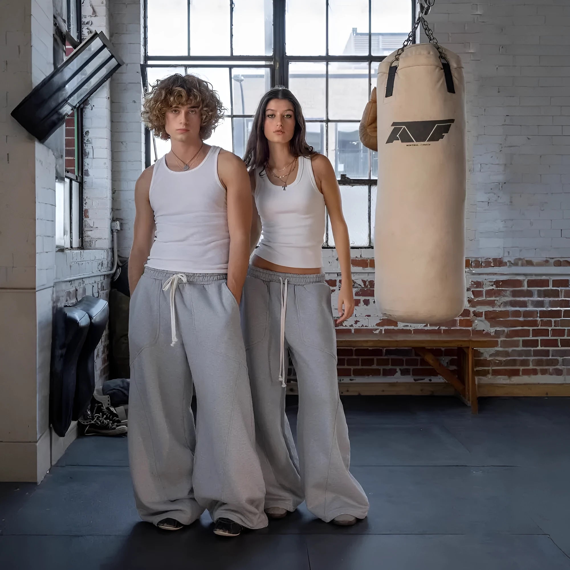 Men's and women's embroidered wide-leg loose sweatpants in gray cotton with mid-waist elastic waistband