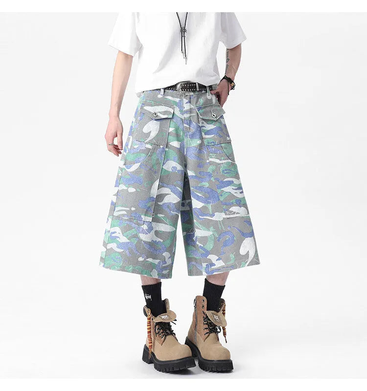 Camouflage pattern cotton cropped workwear trousers with straight leg and pockets on a mannequin