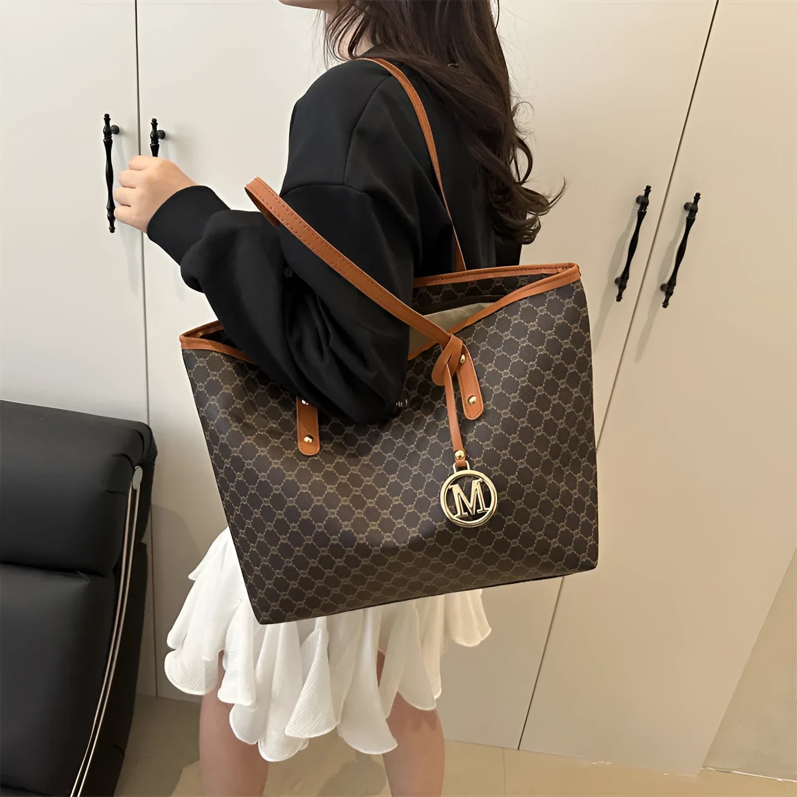 Western-style textured PU leather shoulder bag in black, shown with a 22.5cm strap.