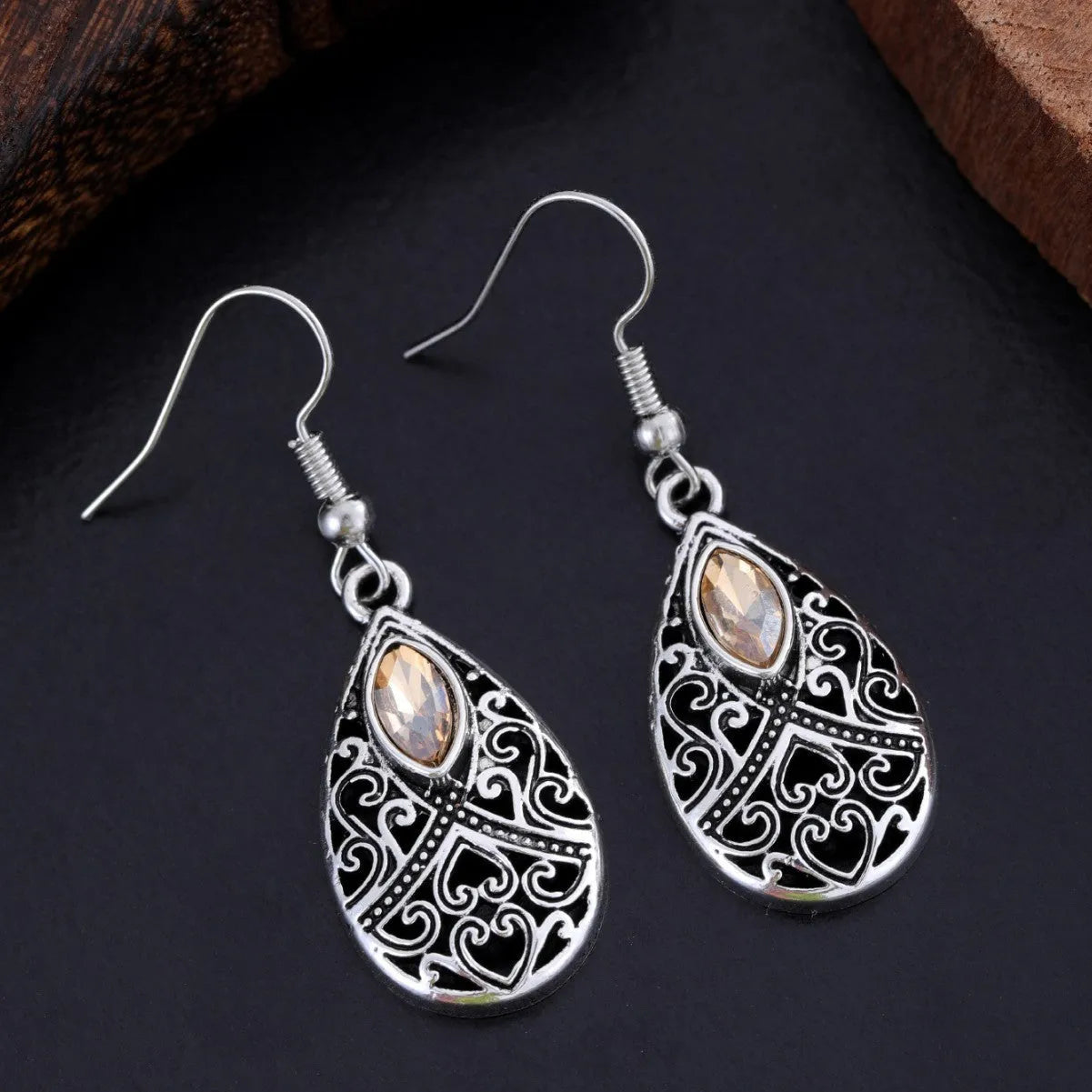 Retro water droplet drop earrings for women, alloy, 2.5 cm length, three style options