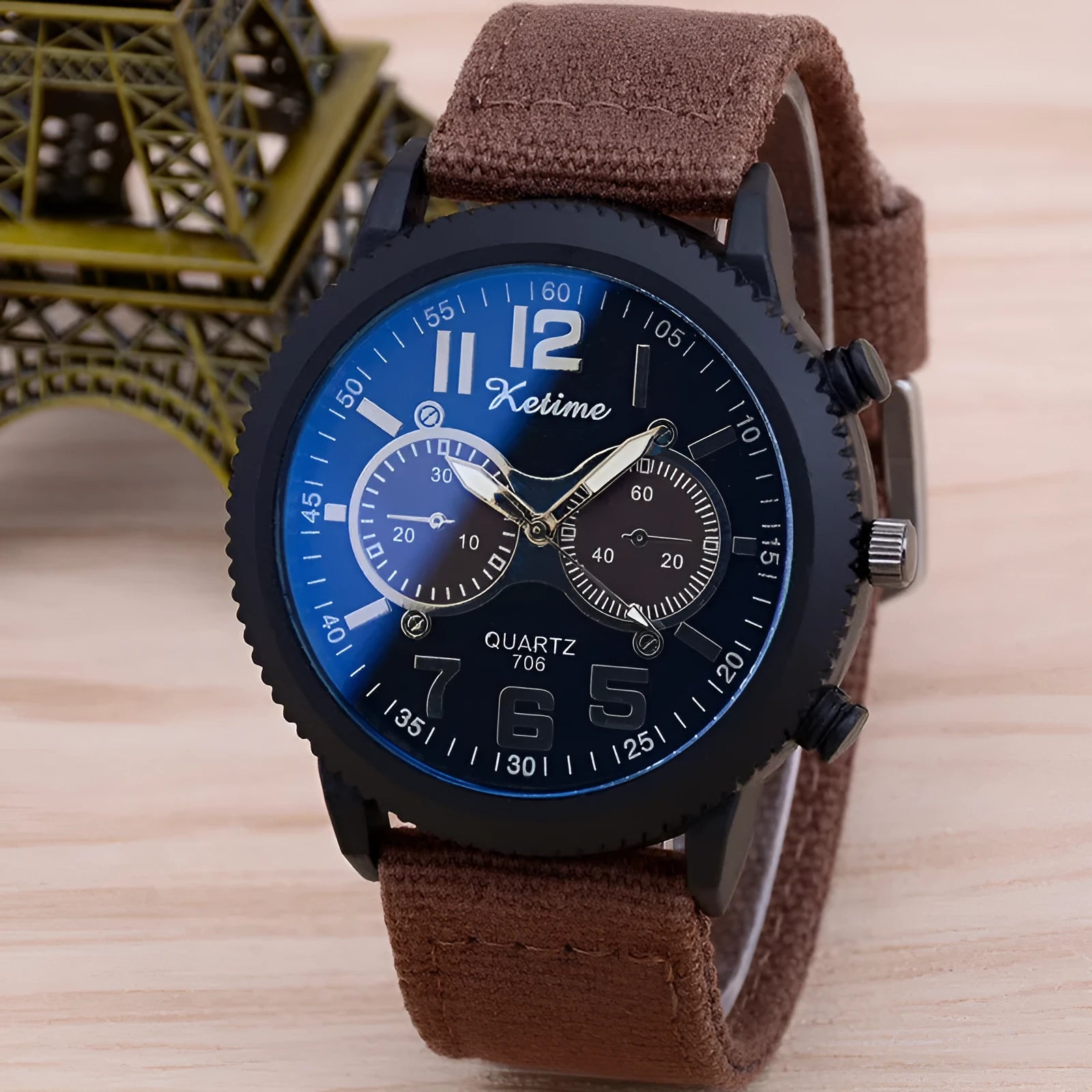 Men's fashion wristwatch with cloth band, quartz movement, 48mm zinc alloy dial, pointer display