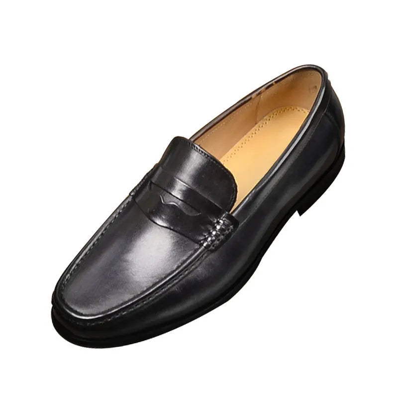 Men's breathable casual leather shoes in black with flat heel and first layer cowhide upper