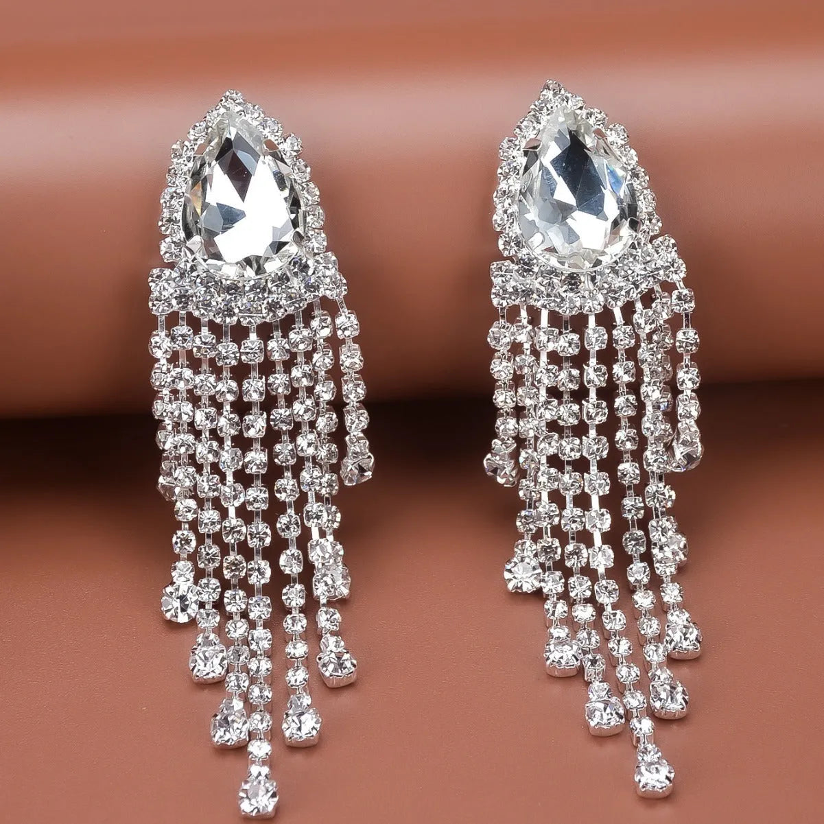 Rhinestone tassel earrings drop-shaped diamond treatment process silver green red 10x2.5cm women fashion OL