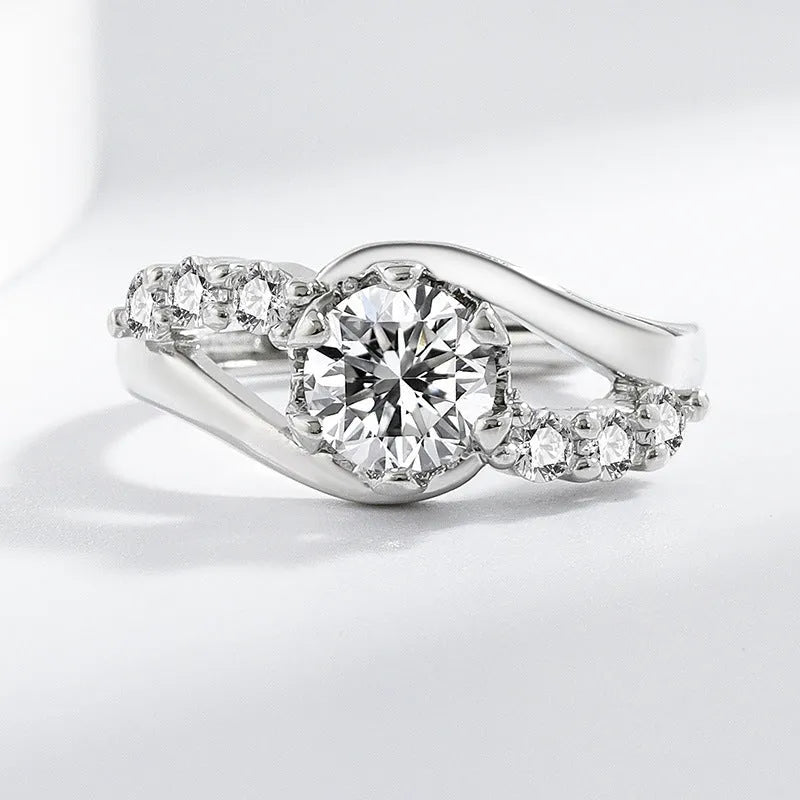 Crown shape copper couple finger ring in white gold colour with simple round and line design for women