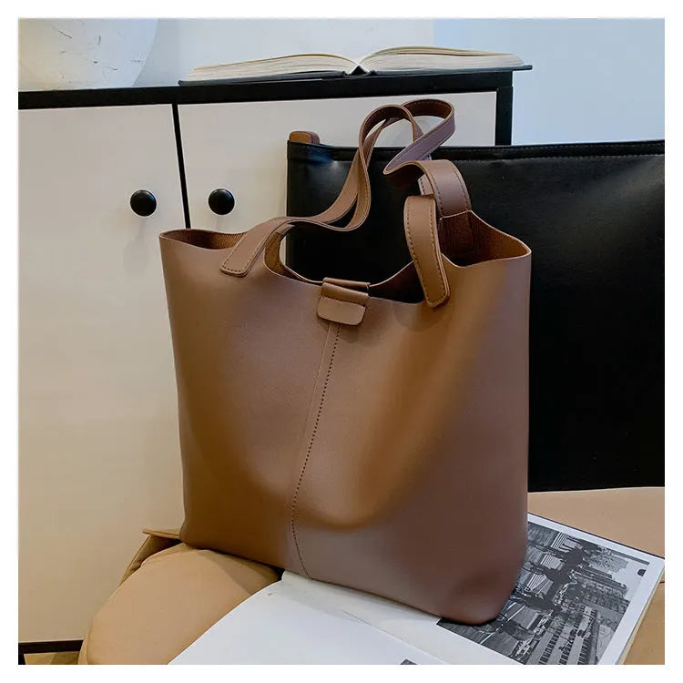 Fashionable PU leather commuter shoulder bag in brown with pendant, horizontal square shape, synthetic leather lining