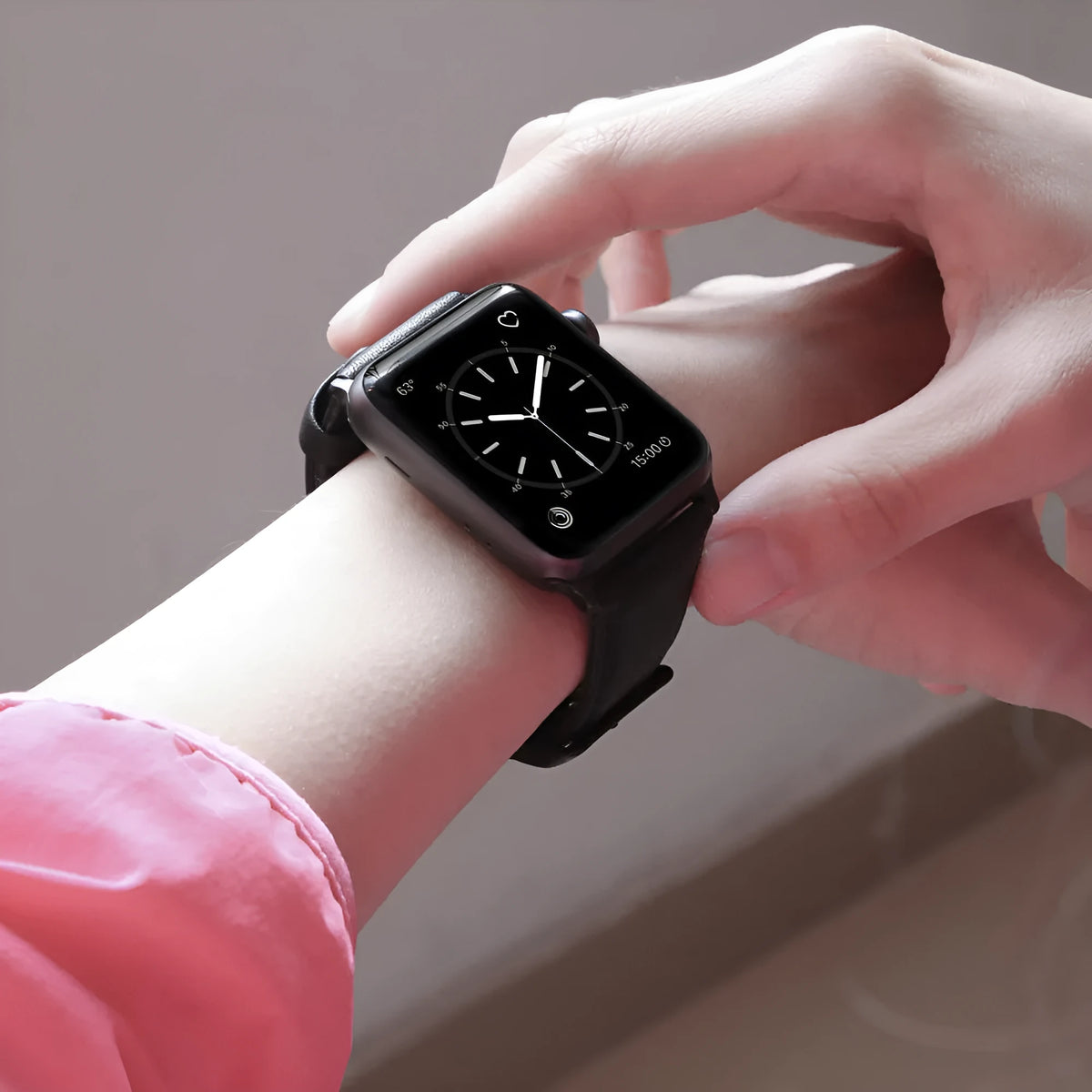 Top layer cowhide leather watch strap for Apple Watch 38-40mm and 42-44mm in oil wax finish, black colour option
