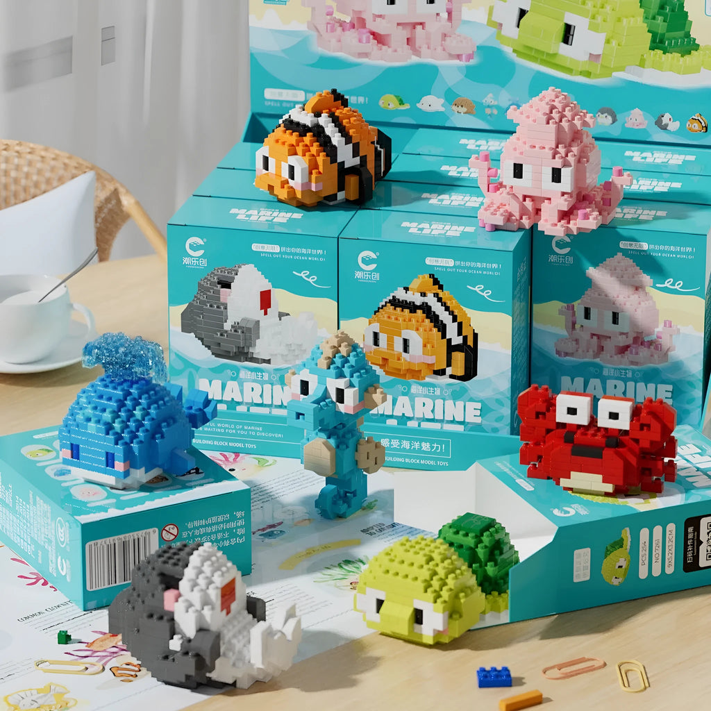 Marine small creature building blocks set of 12 plastic models in colour box