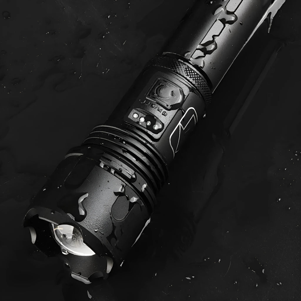 Black aluminium alloy F-03 focusing flashlight with telescopic head and textured grip