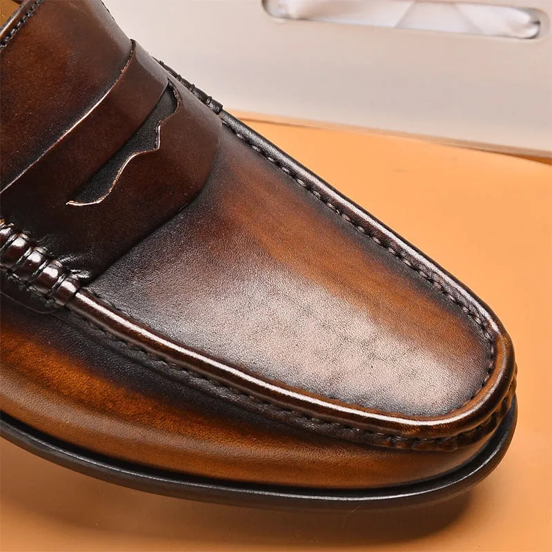 Men's breathable casual leather shoes in black with flat heel and first layer cowhide upper