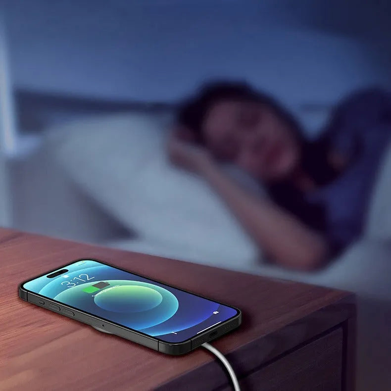 Single white magnetic wireless charger for mobile phone, universal style charging pad