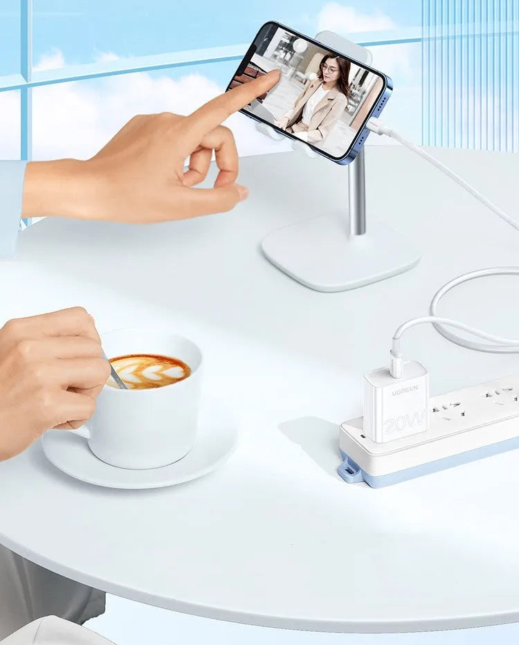 White 20W PD fast-charging head, MFi certified, compact 70x35x90mm, for Apple iPhone 8 to 14