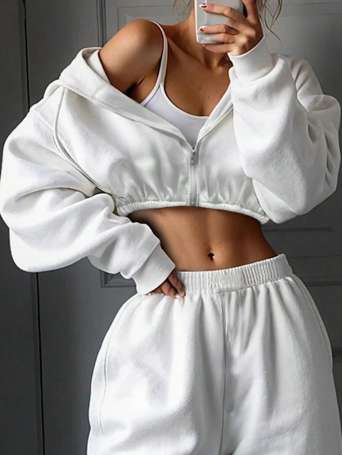 Long sleeve sports sweater suit two-piece set in polyester fabric with trousers