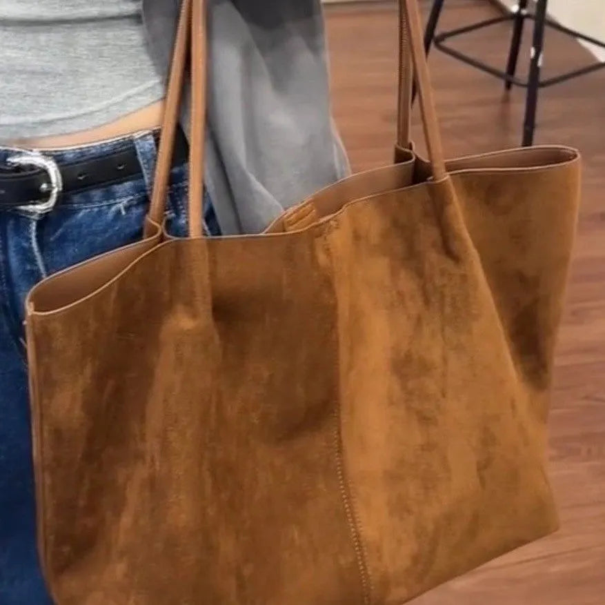 Large capacity PU tote bag in coffee colour with double joint shoulder straps, three-dimensional outer pocket, and document bag, horizontal square retro commuter style.