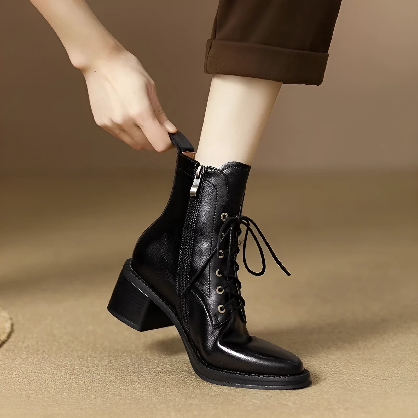 Women's black pointed toe ankle boots with 5.5cm heel and ankle shaft