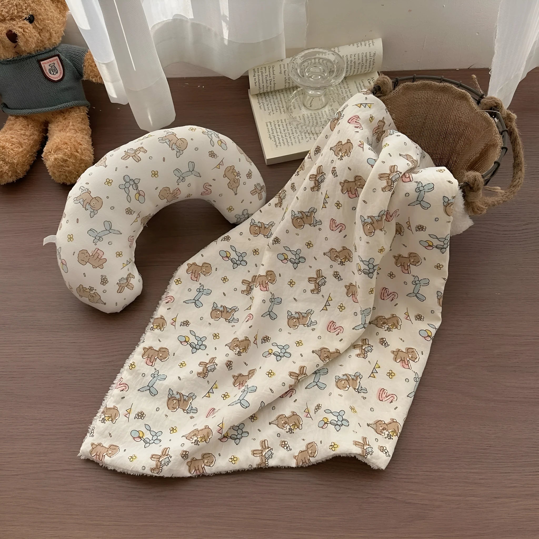 Cloth cat bed set with pillow and two quilts in different sizes for feline sleeping
