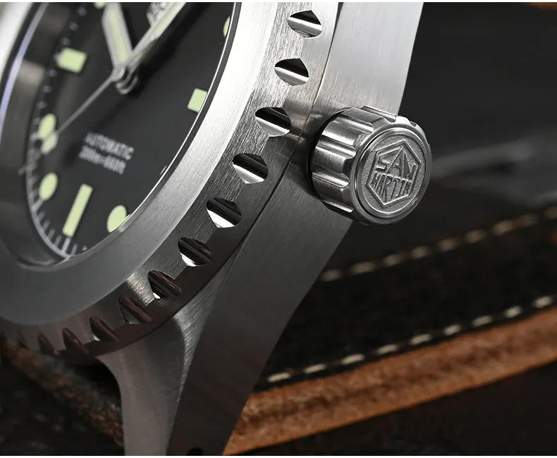 Men's stainless steel automatic diving watch with black dial, green luminous markers, leather strap, 41mm case, 200m water resistant