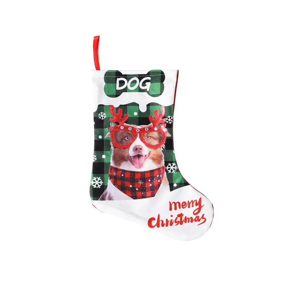 Green and black plaid cloth Christmas banner with puppy design, measuring 26x36cm.