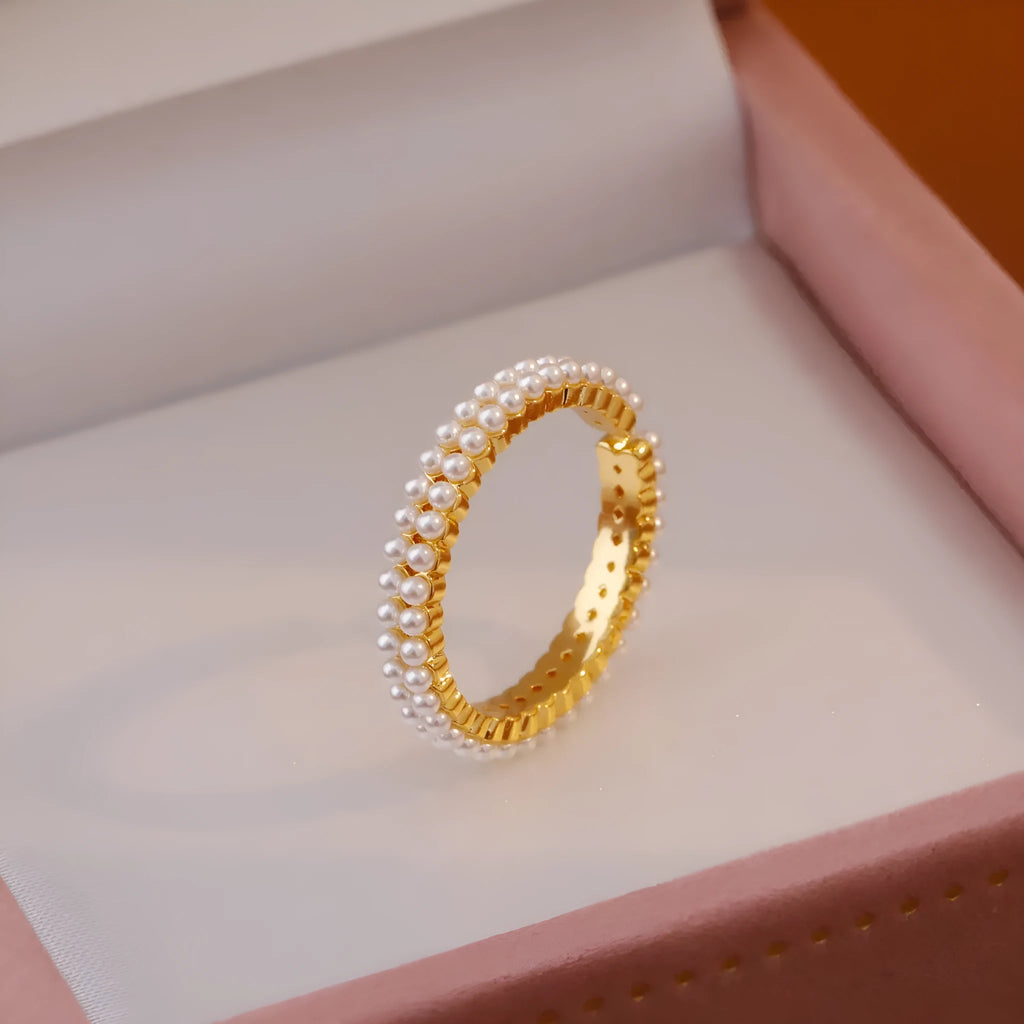 Gold geometric open mouth pearl ring for women with round elements and electroplated finish