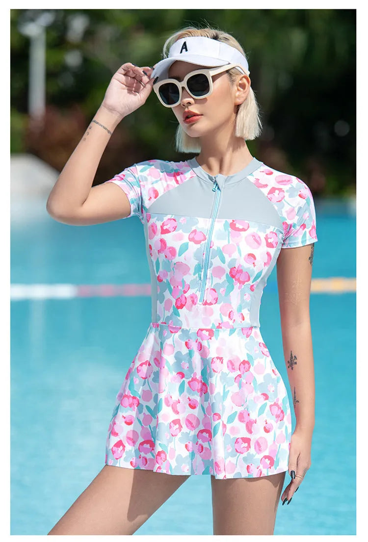 Women's plus size printed one-piece swimsuit in colourful pattern for hot spring swimming