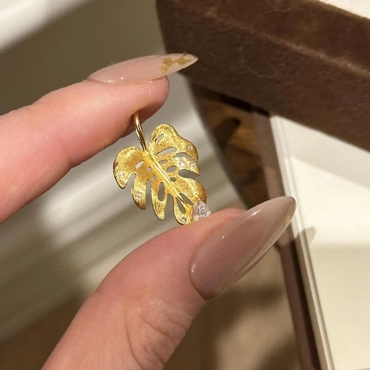 925 silver bamboo leaf pendant necklace with diamond inlay and Chopard chain, collarbone style