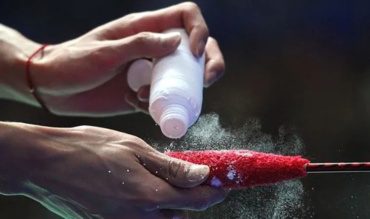 White container of magnesium carbonate sports anti-slip powder for badminton and weightlifting