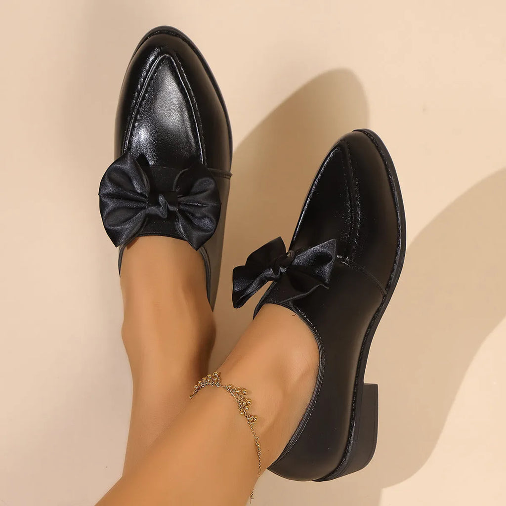 Women's simple leather shoes with a choice of bow decoration: buckle, large bow, or small bowknot.
