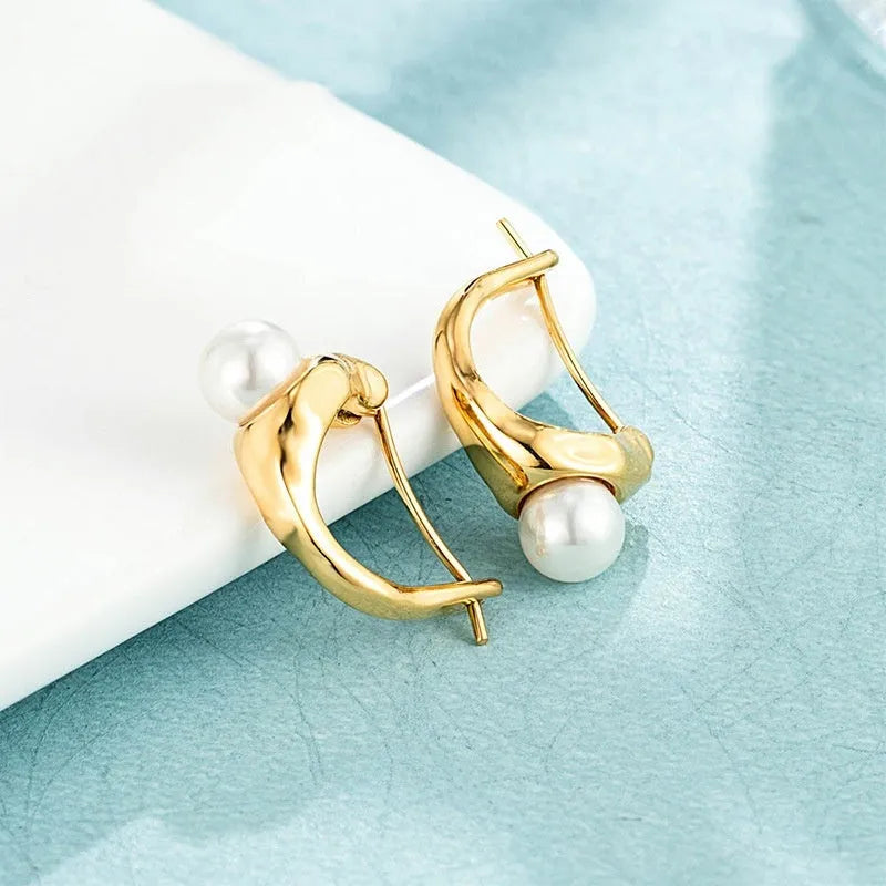 Titanium steel electroplated pearl stud earrings with 5mm pearl in silver colour