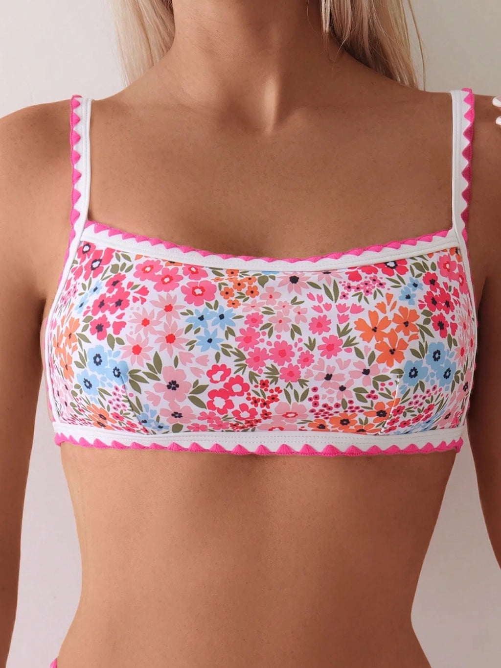 Women's printed lace-up bikini swimsuit with split side briefs in polyester fabric