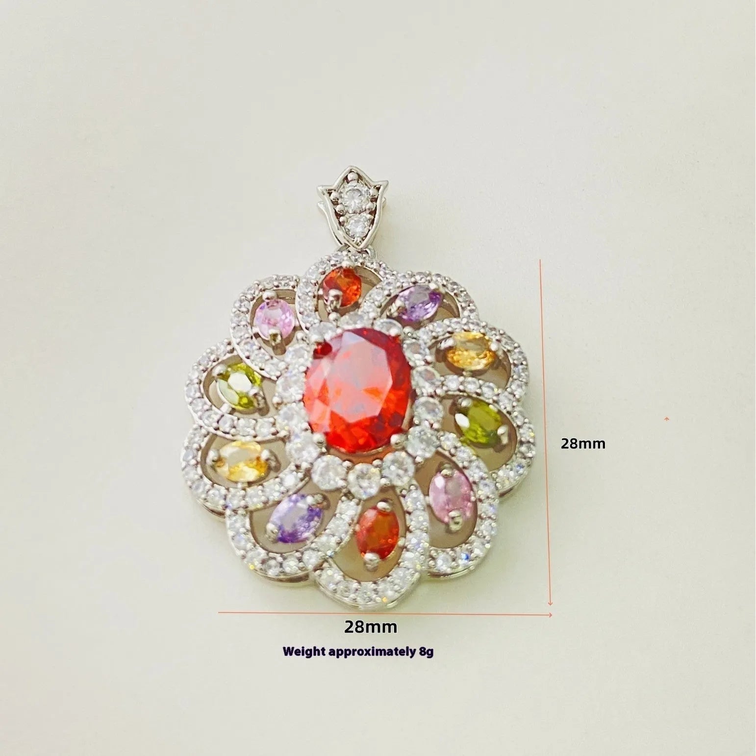 Women's flower-shaped zircon pendant necklace in gold, champagne gold, or platinum colour, available with or without a chain.