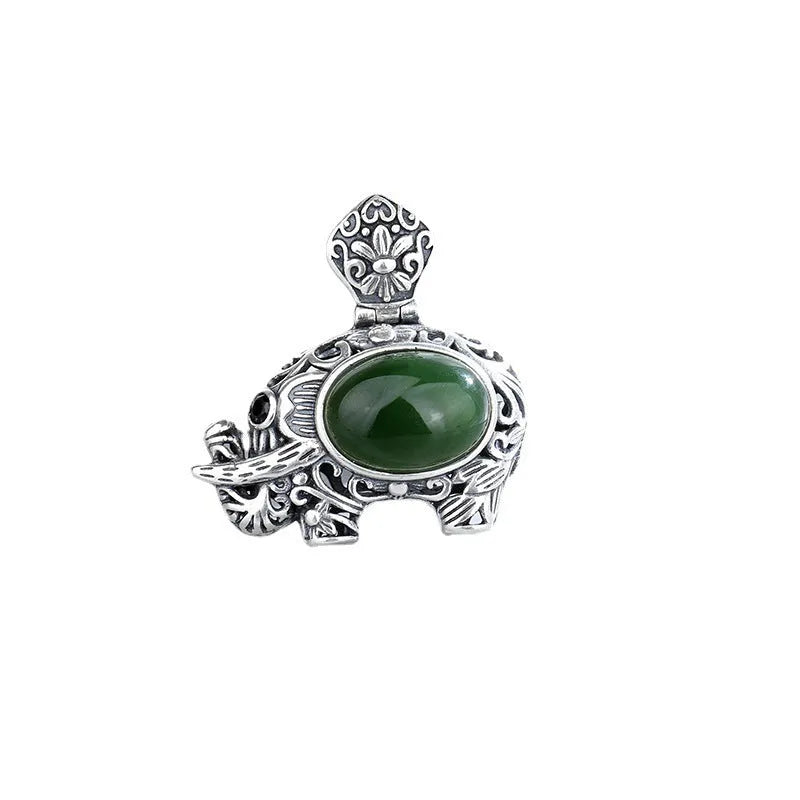 Retro 925 silver elephant pendant in silver colour with vintage finish