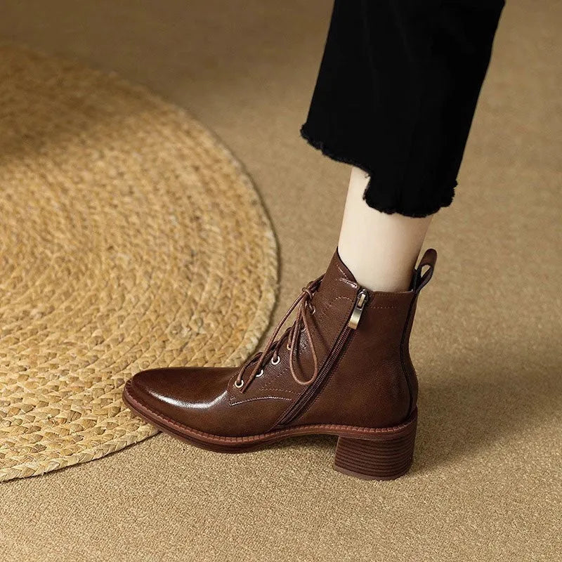 Women's black pointed toe ankle boots with 5.5cm heel and ankle shaft
