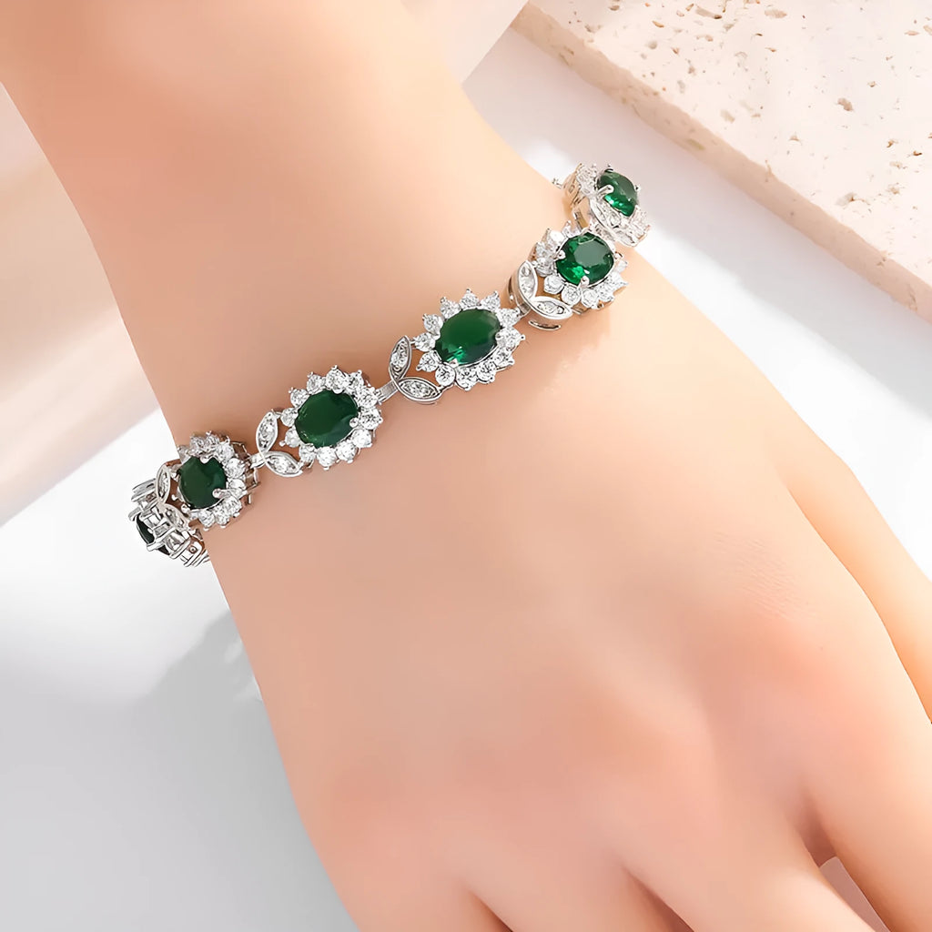 Personality Trend women's simple inlaid zircon bracelet in black onyx colour, electroplated alloy construction.