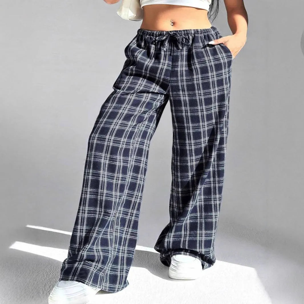 Women's plaid drawstring trousers with multiple pockets in red or blue colour